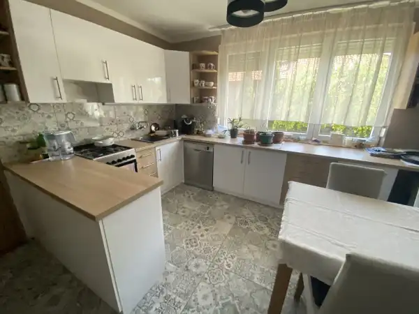 Eladó családi ház, Komárom 4 szoba 136 m² 85.9 M Ft